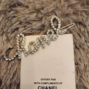 🩷chanel rhinestone & pearl hair clip (silver)